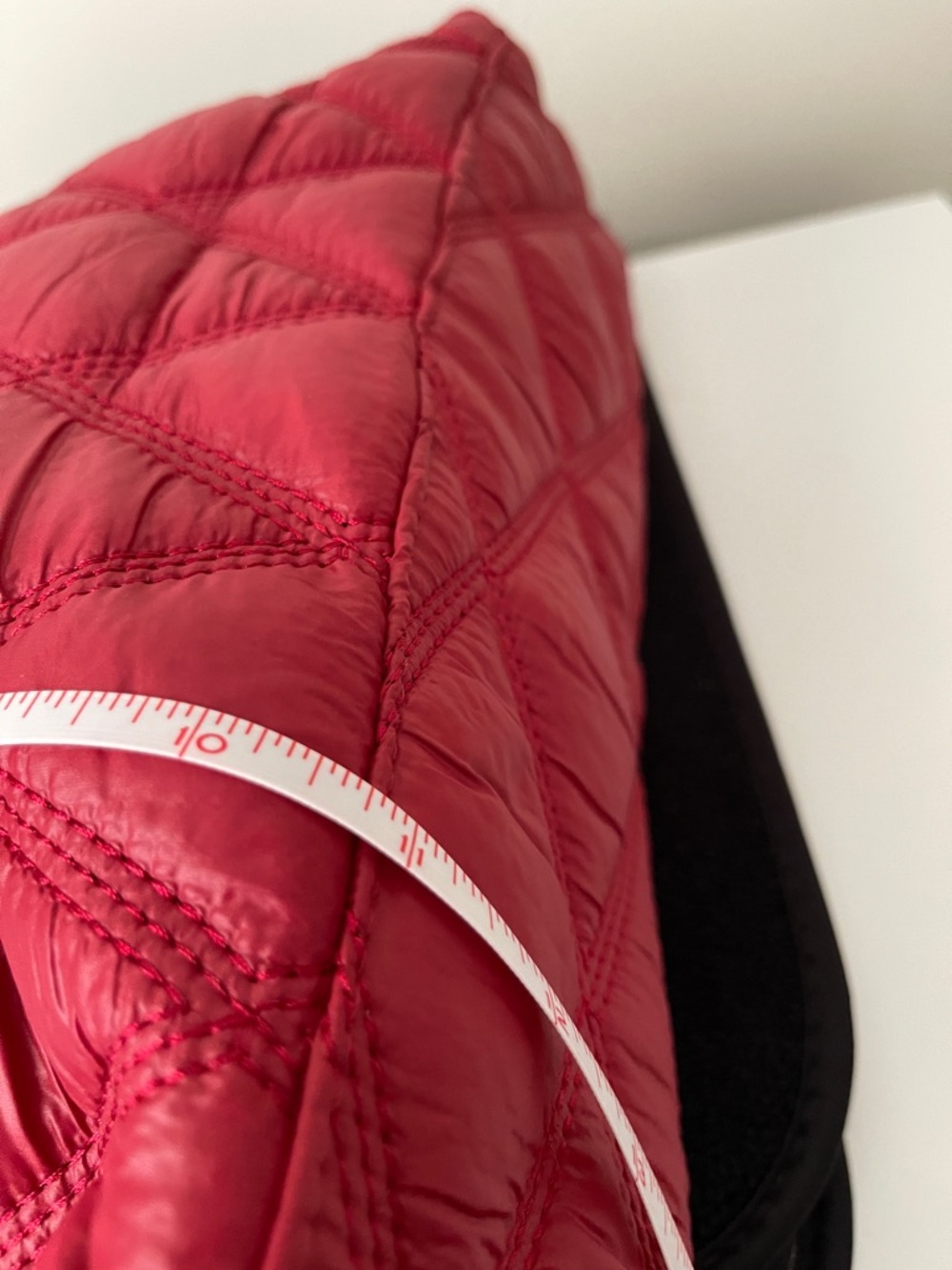 NWOT...Quilted Red Crossbody Bag With Detachable Strap - Picture 5 of 7